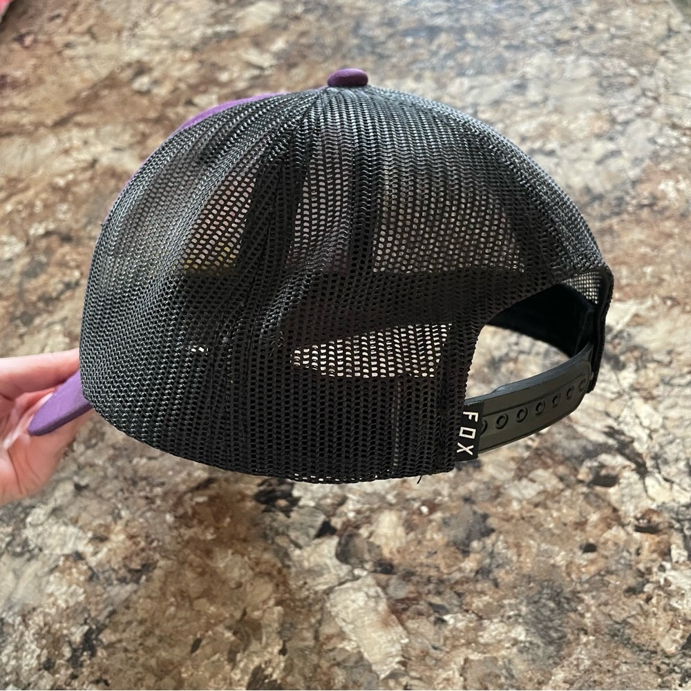 Fox Racing Mesh SnapBack W’s Fox Image Graphic Hat Barbed Wire Purple Motocross - Picture 3 of 8